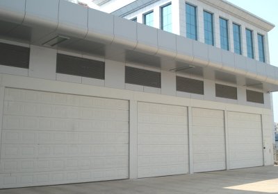 濟南領秀城車庫門廠家安裝案例